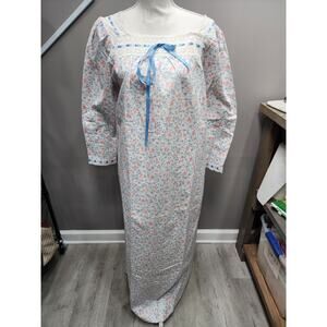Lanz of Salzburg Vintage nightgown Size Medium flannel 100% cotton Floral